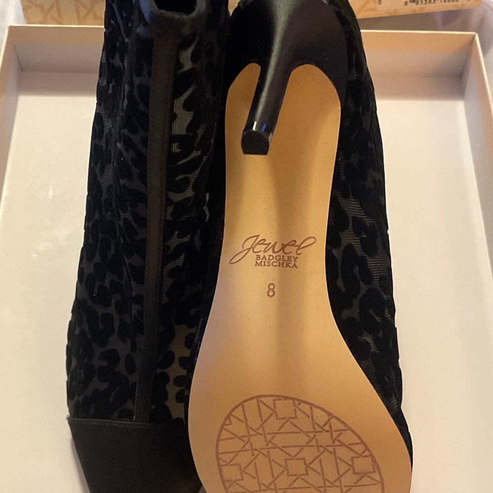 Women’s shoes